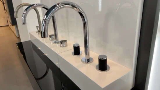 Rubinetto da bagno Momali Split a tre tipi di design Miscelatore istantaneo per acqua calda Miscelatore per doccia per sanitari